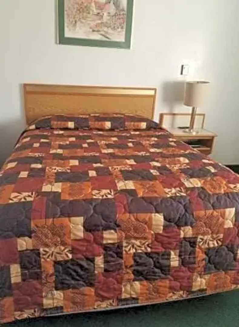 Oregon Trail Motel & Restaurant