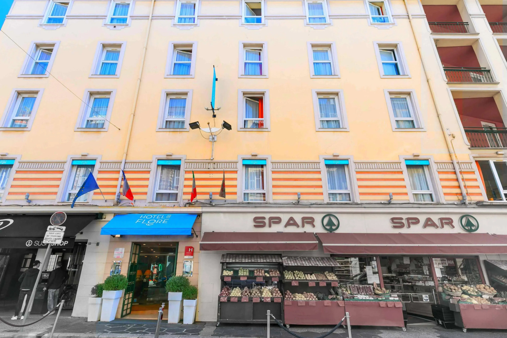 The Deck Hotel by HappyCulture