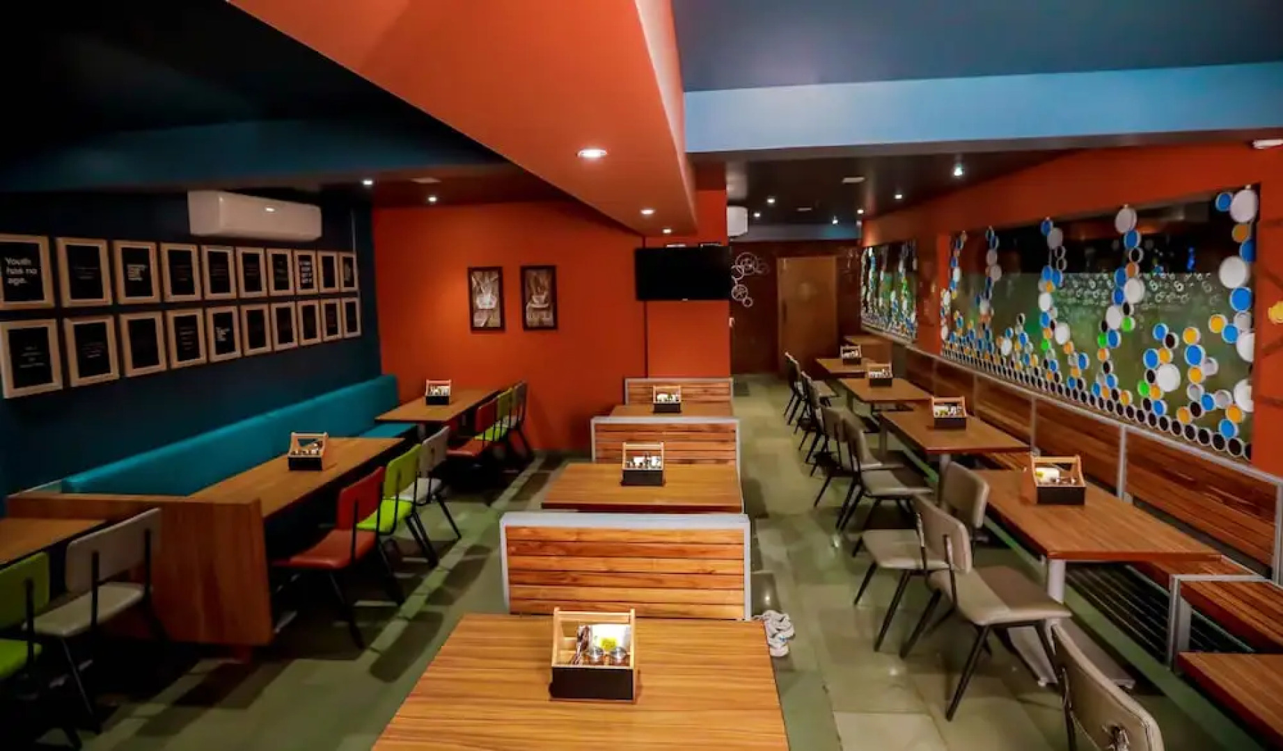 OYO 13857 Hotel Imperial