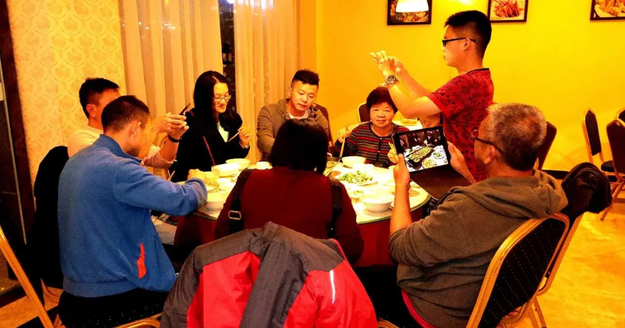 Mount Emei Happy Hotel