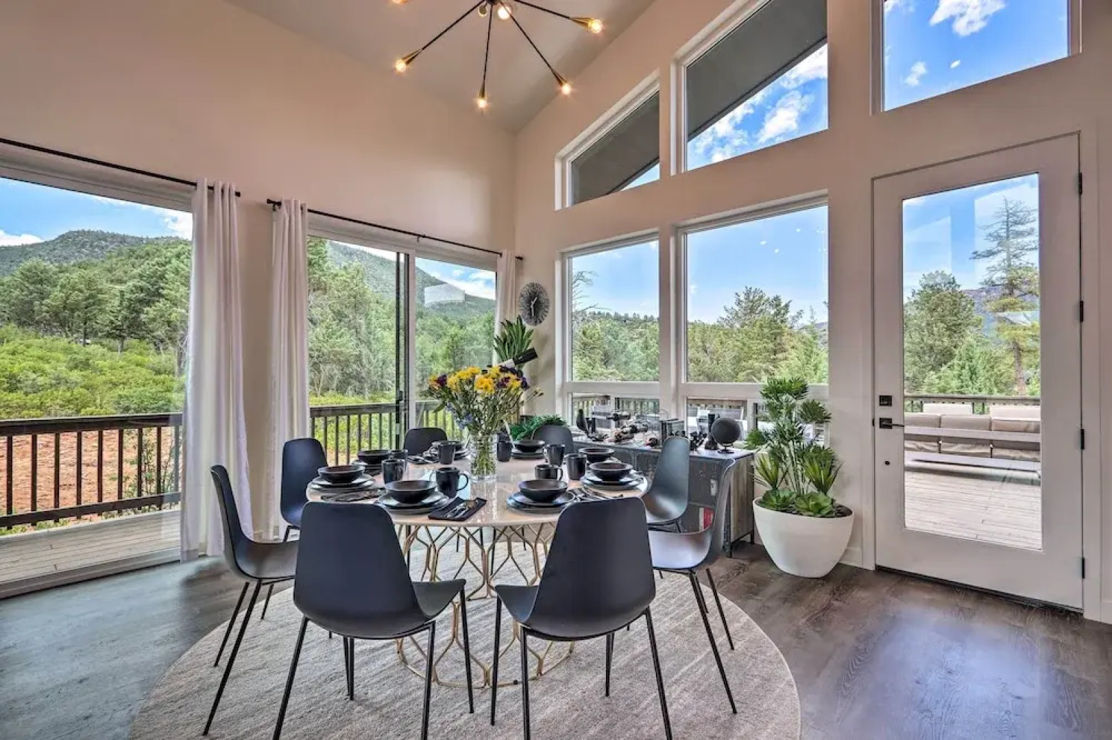 Fire Pit, Deck & Mtn Views: Upscale Pine Cabin!