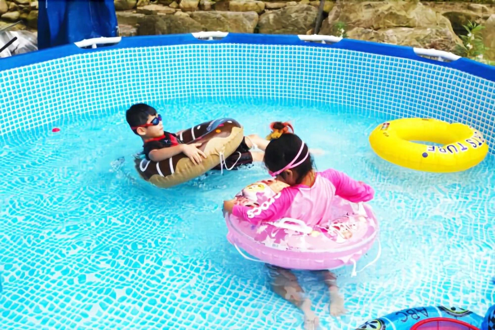 Hwacheon Mountain Water Smell the Smell of Ocher Pension