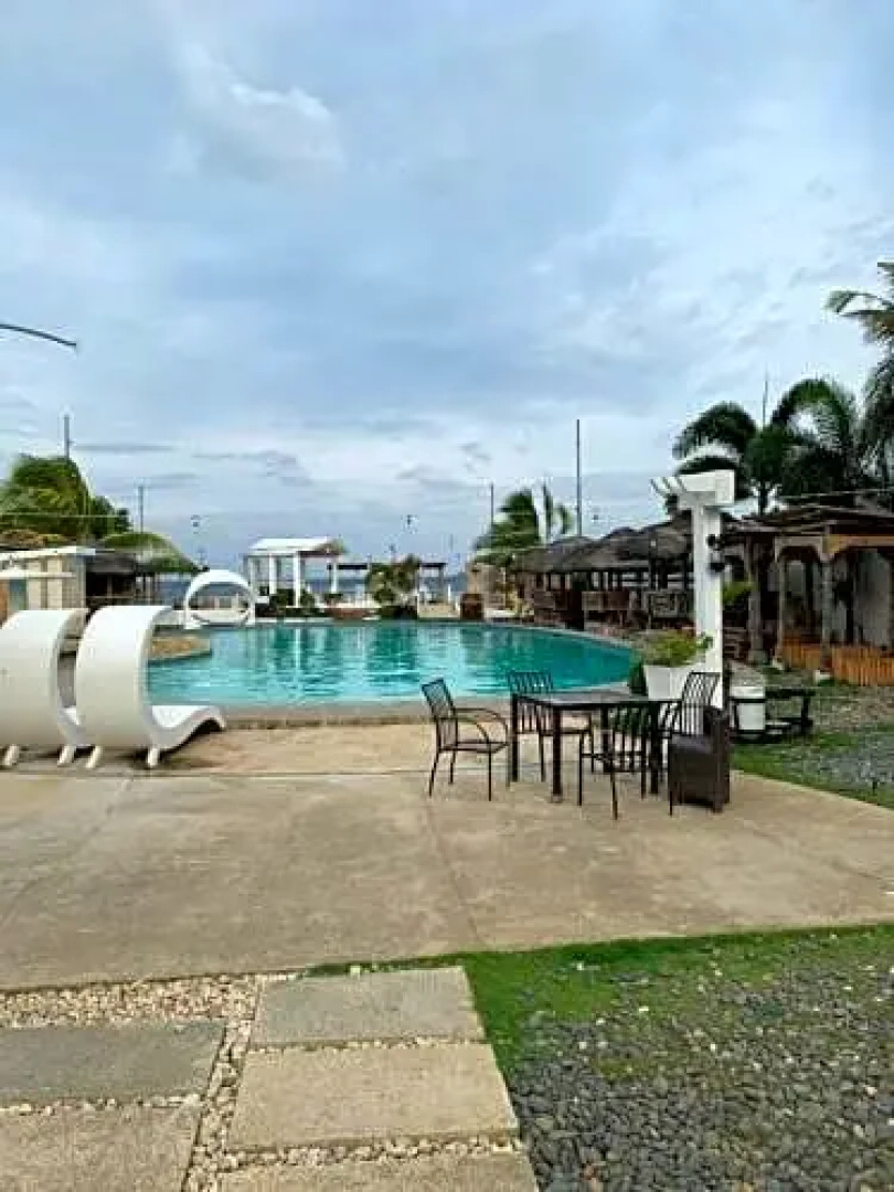 7-AR Golden Beach Resort