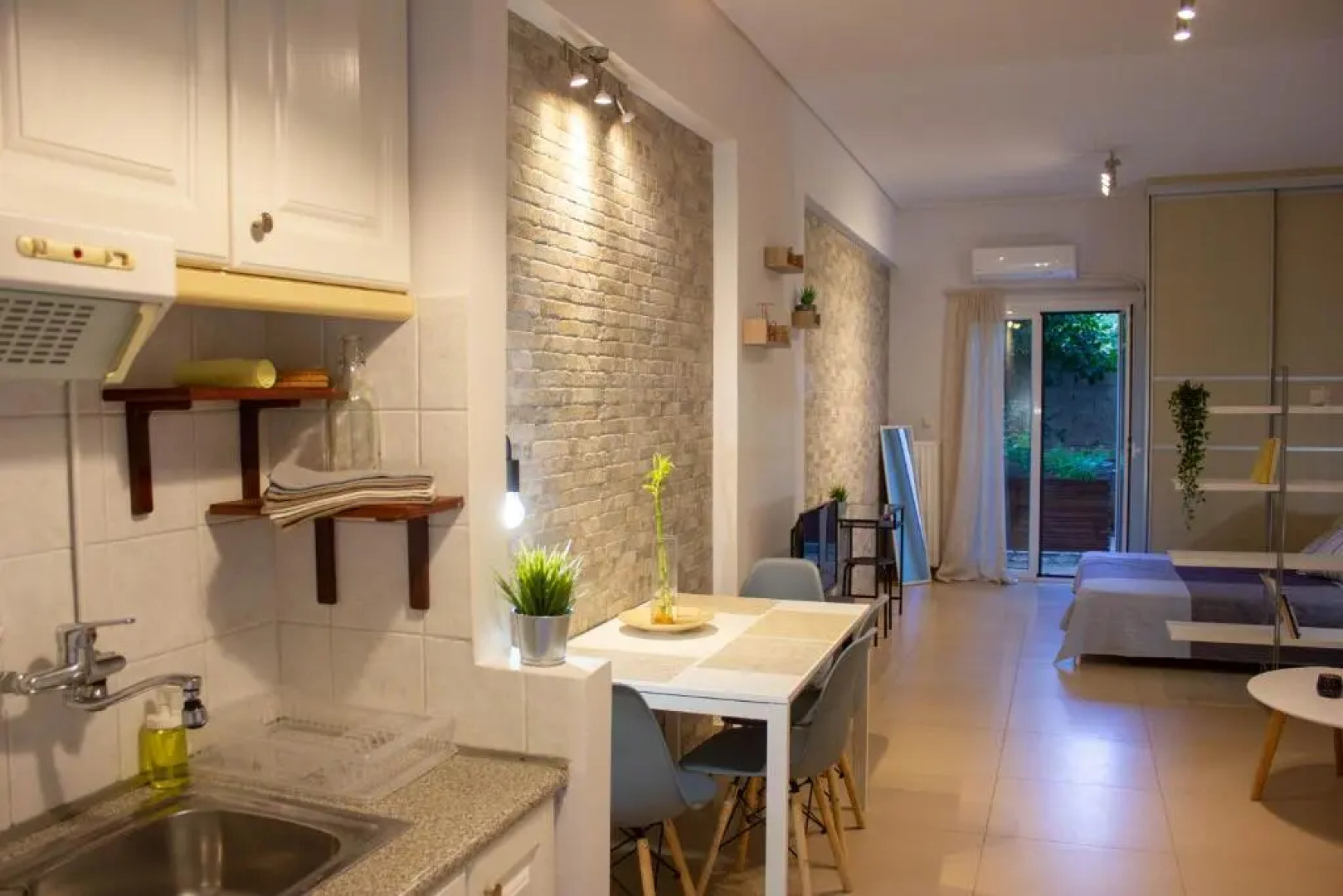 Cozy Studio in Central Glyfada - Sleeps 3