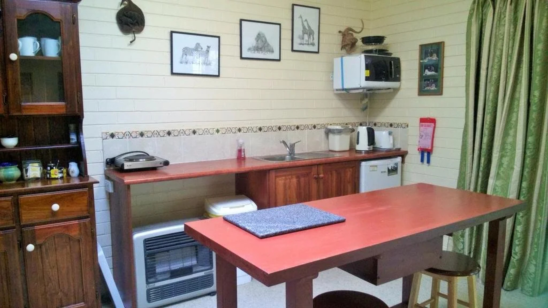 Russellee Bed and Breakfast