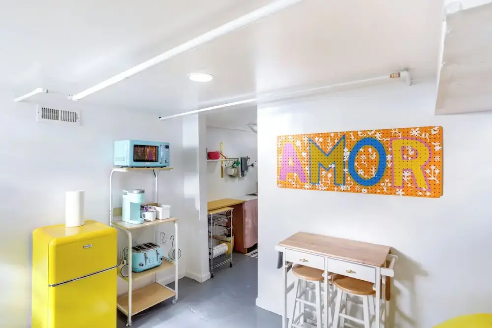 Gordon Square Studio ~ 4 Mi to Downtown Cleveland!