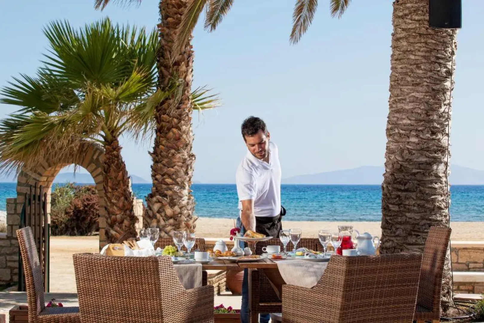 Finikas Hotel