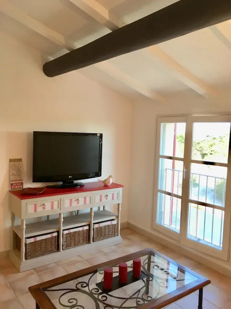 Apartment With one Bedroom in Maussane-les-alpilles, With Pool Access, Enclosed Garden and Wifi