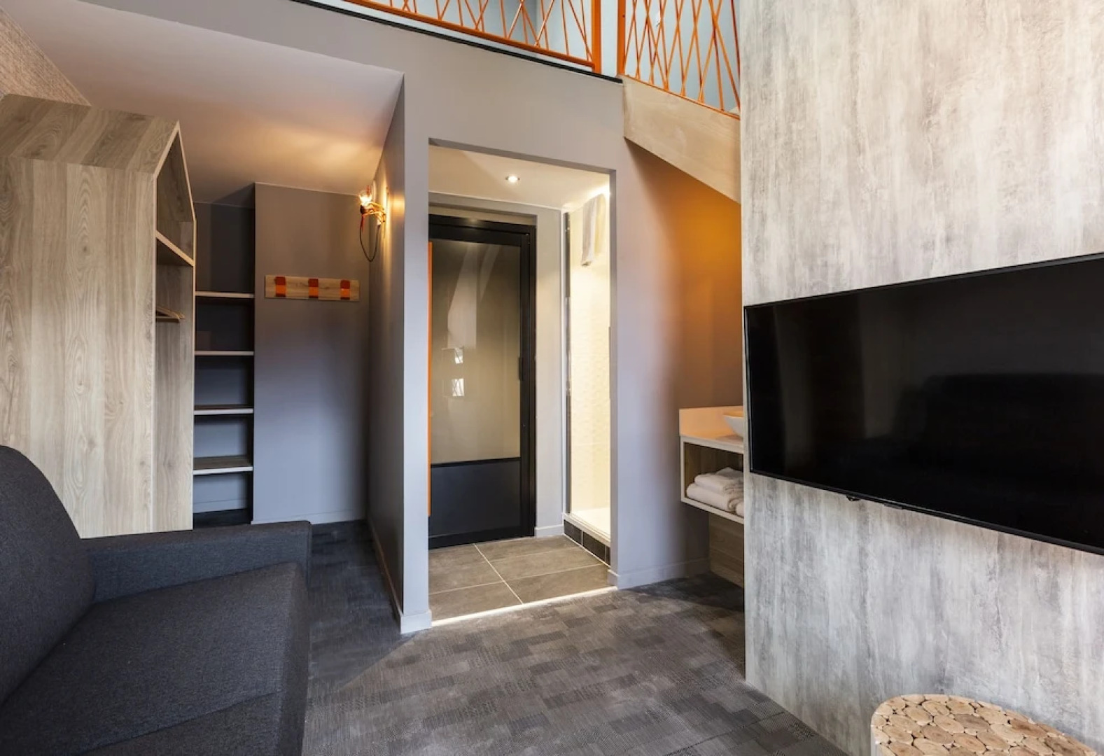 Hotel Base Camp Lodge