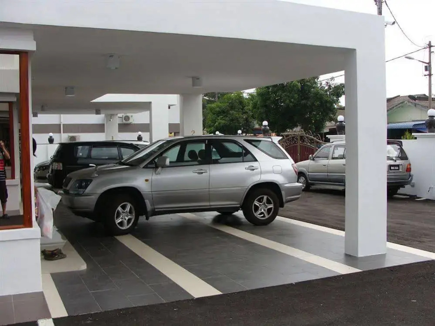 White House Homestay