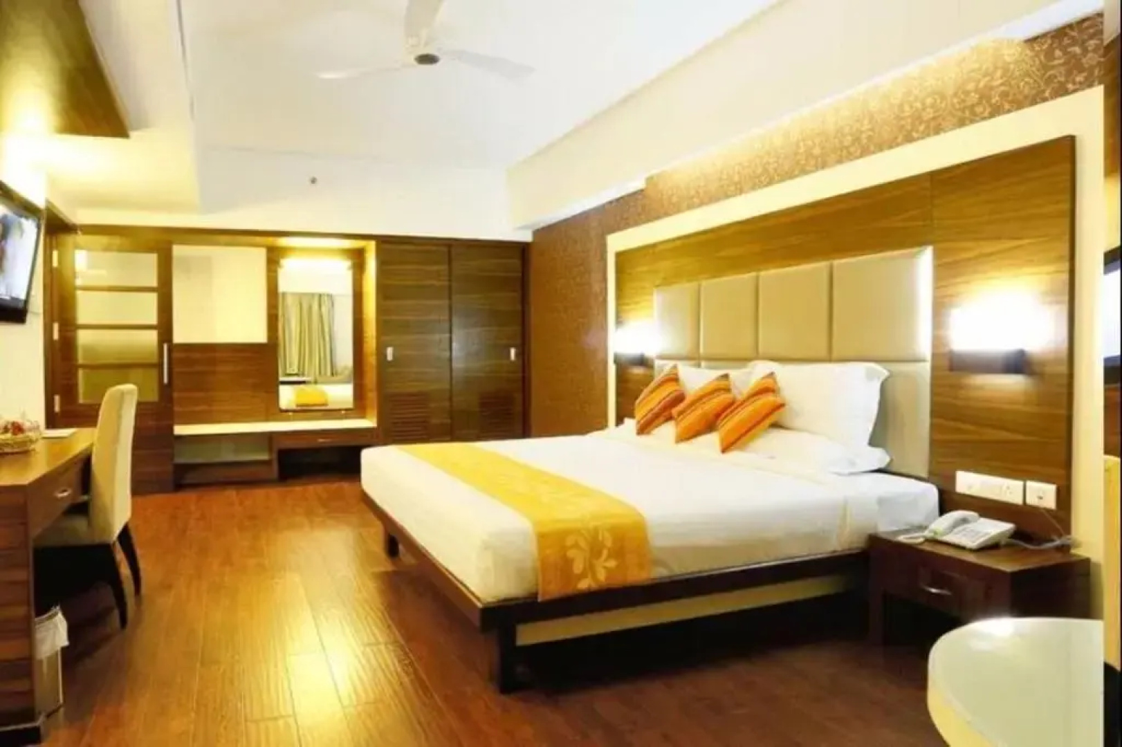 Hotel Moonlit Regency