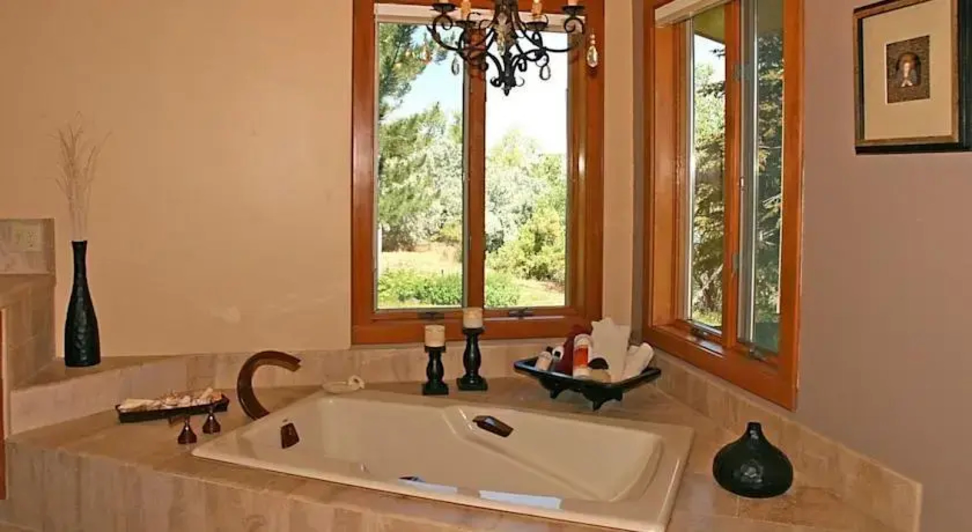 Thousand Springs Winery Bed and Breakfast