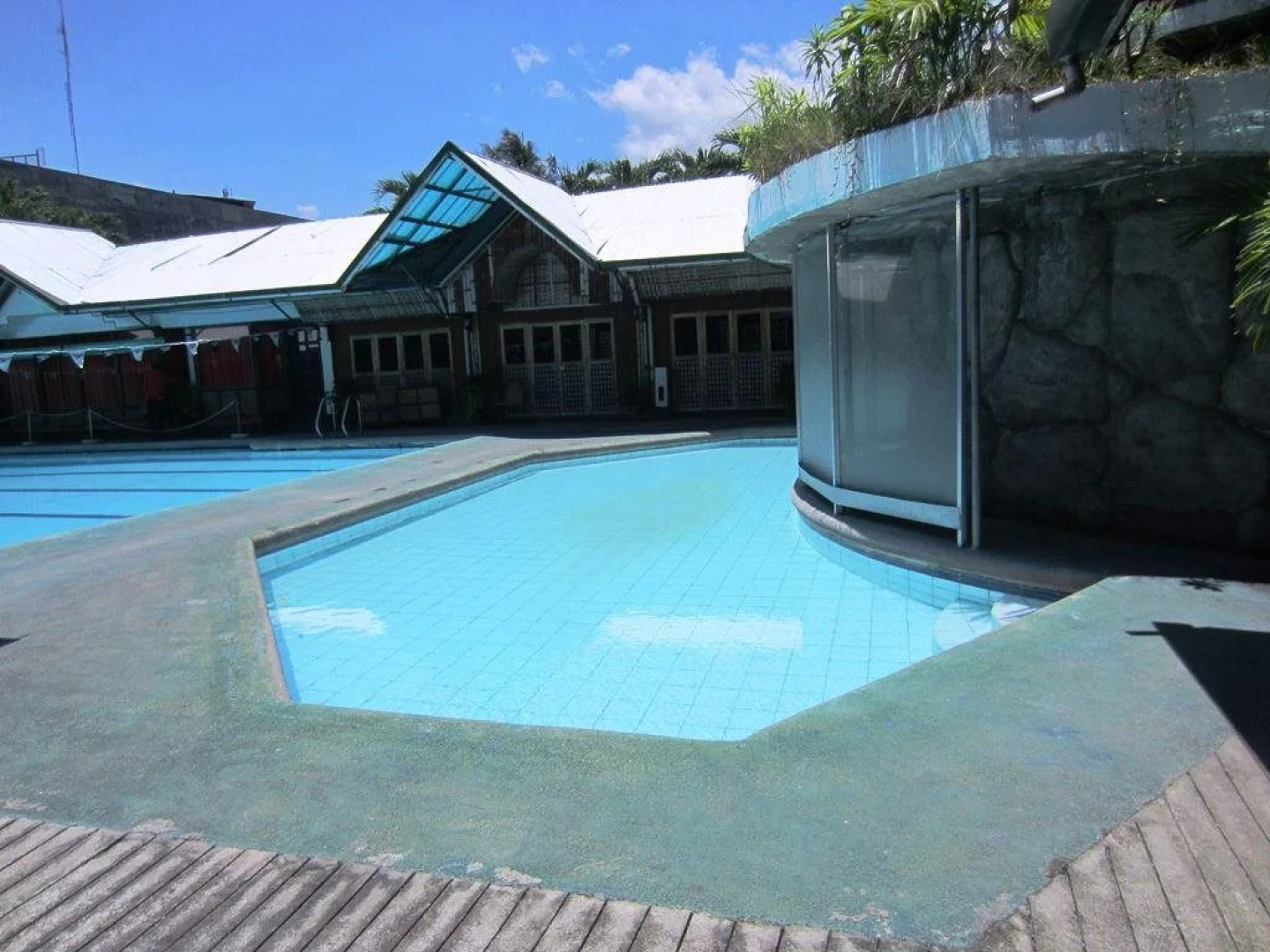 Family Country Hotel & Convention Center