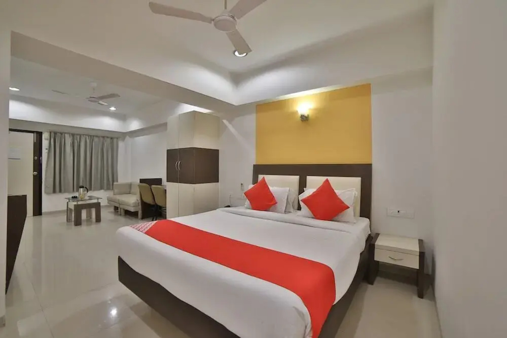 Hotel Galaxy Residency by OYO Rooms