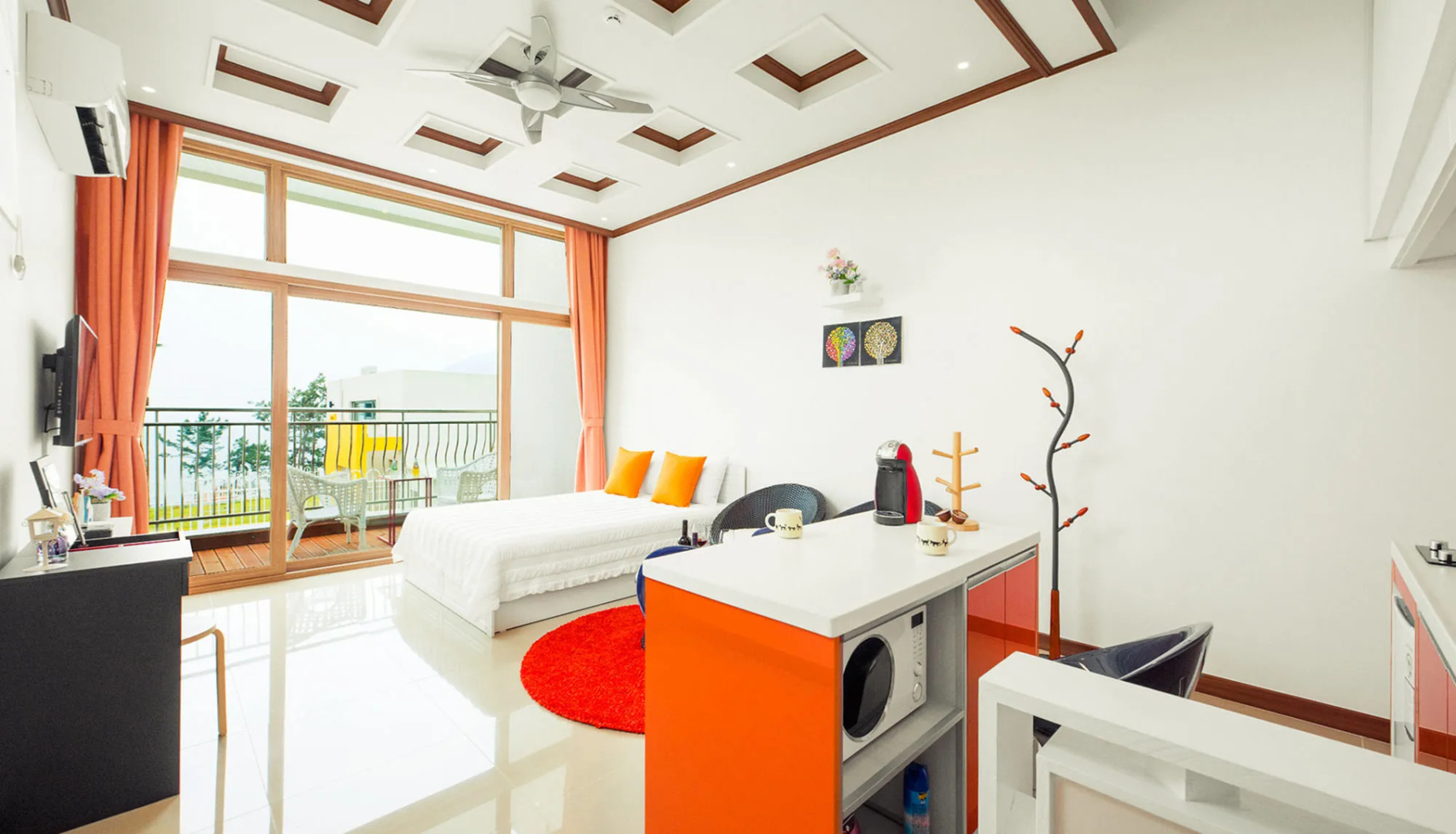 Sea & Pine Pension