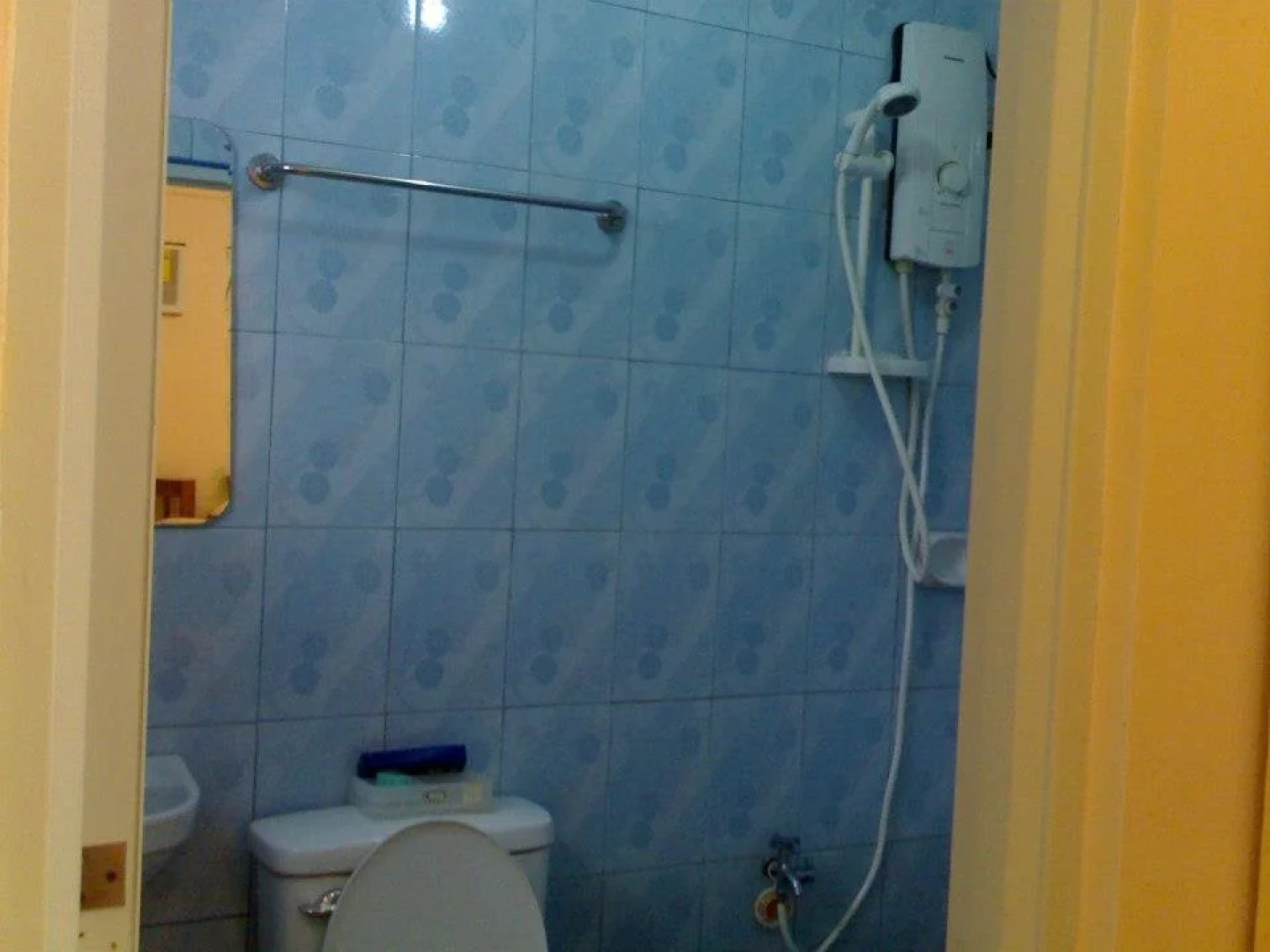 Breeze and Waves Cottages