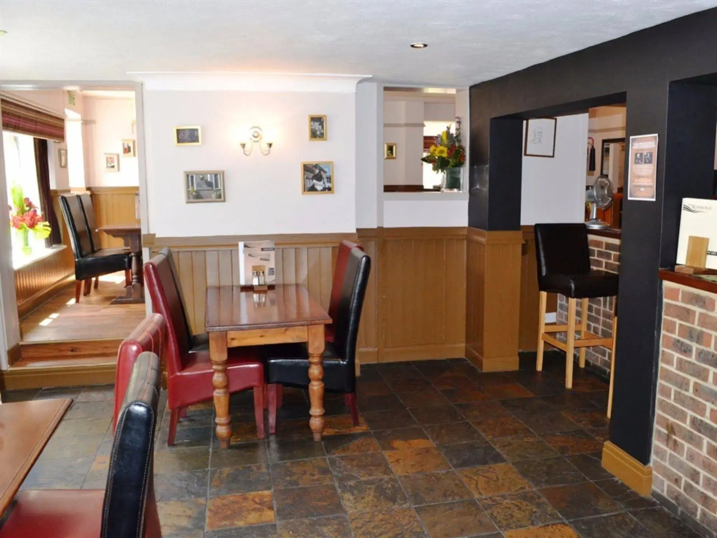 The Rowbarge Hotel and Restaurant
