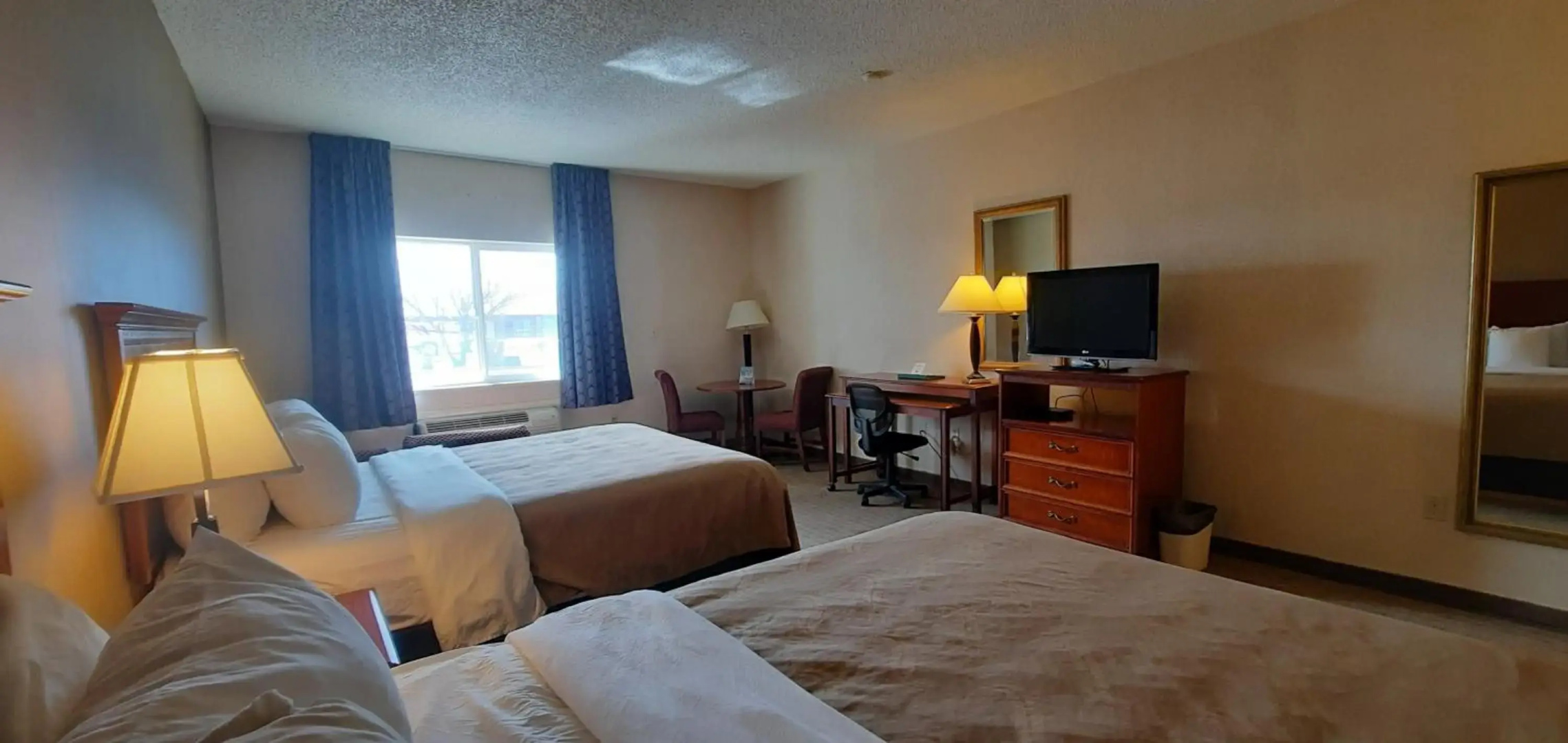 Quality Inn & Suites Grants - I-40