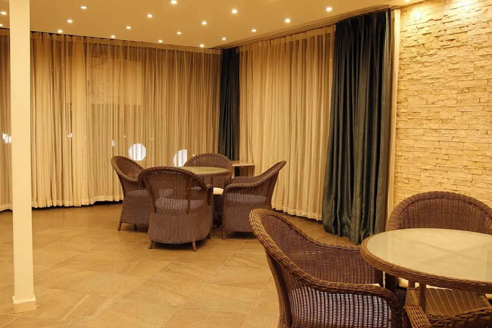 Mraguen Hotel