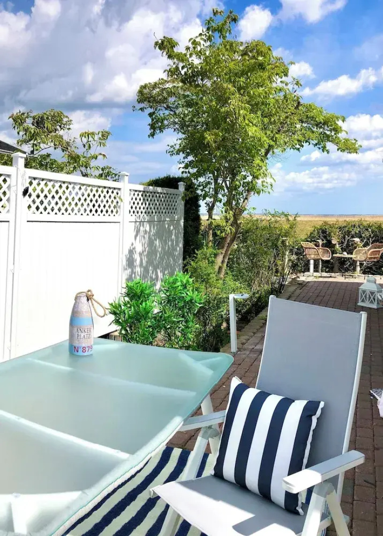 Serene Waterview Retreat 2 Bedrooms in Mönkebude, Germany