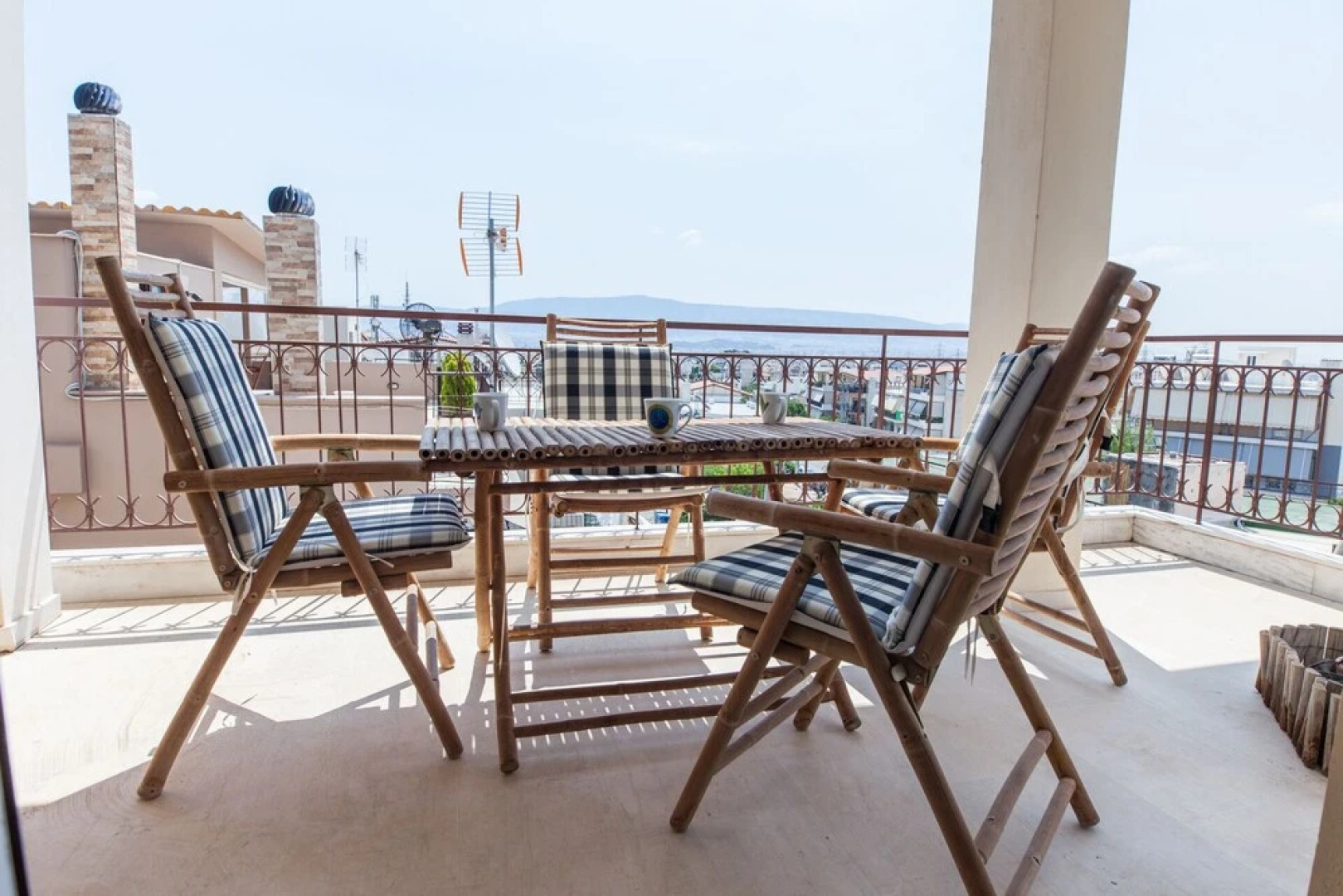 Spacious New apt w View in Agia Varvara