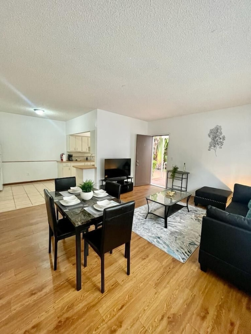 Lovely 2 bed apartment near the beach.