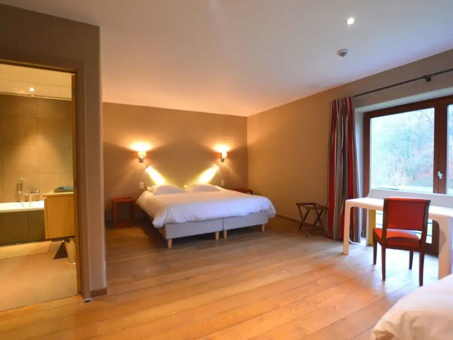 Lovely Holiday Home In Mettet With Garden