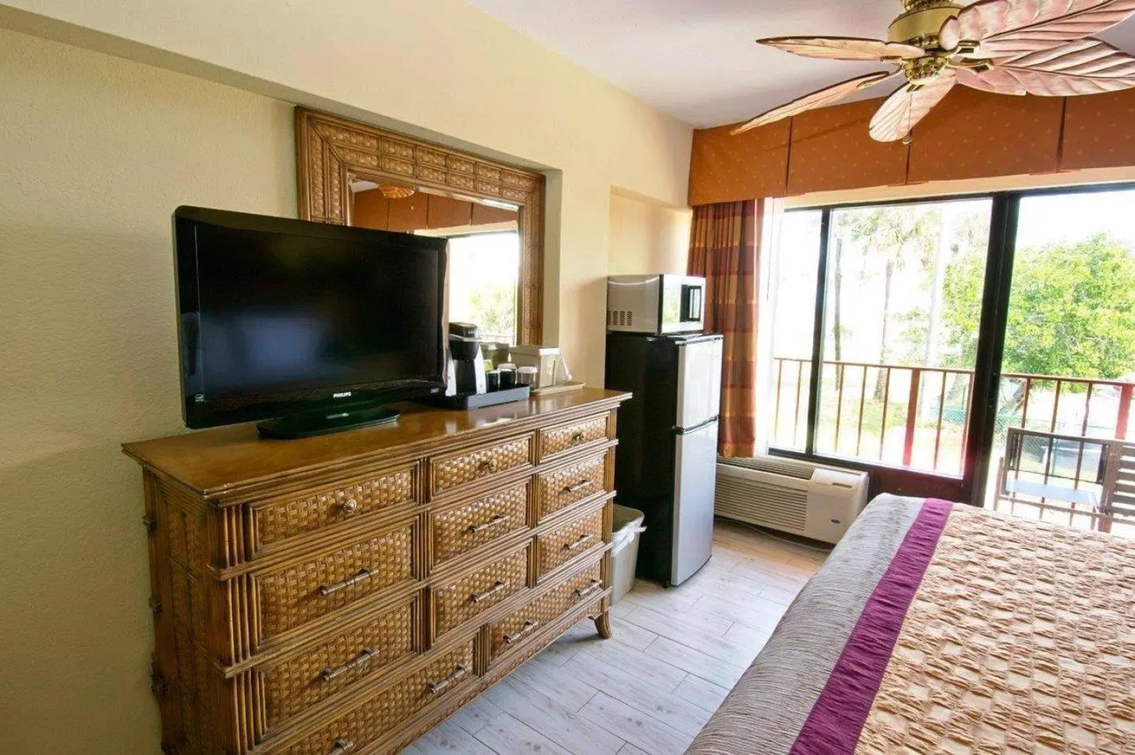 The Royal Inn Beach Hotel Hutchinson Island