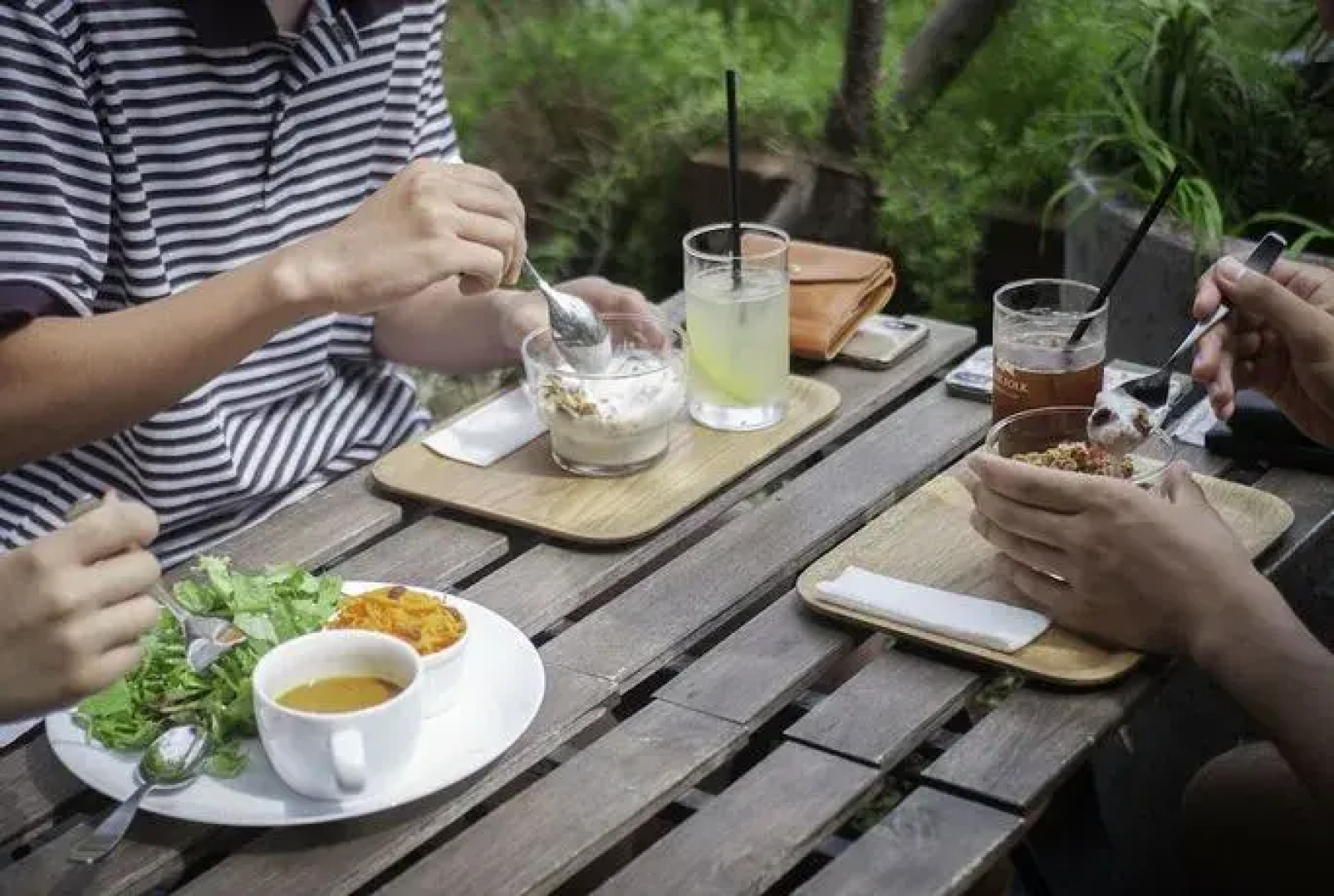 FOLK FOLK Hostel, Cafe & Bar