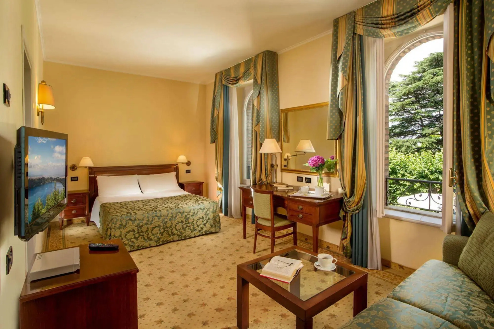 Hotel Verdeborgo