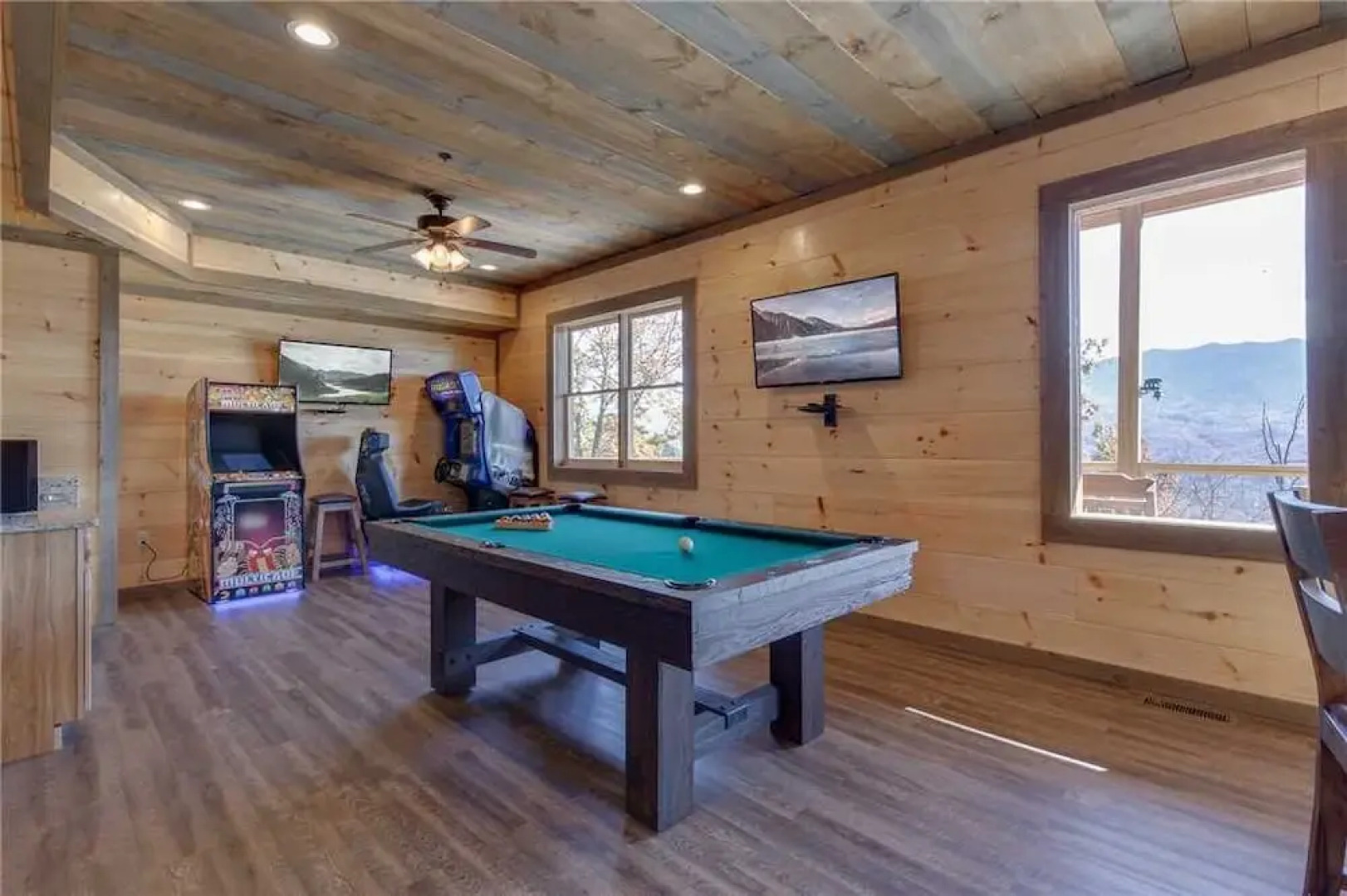 Great Smoky Lodge - Seven Bedroom Cabin