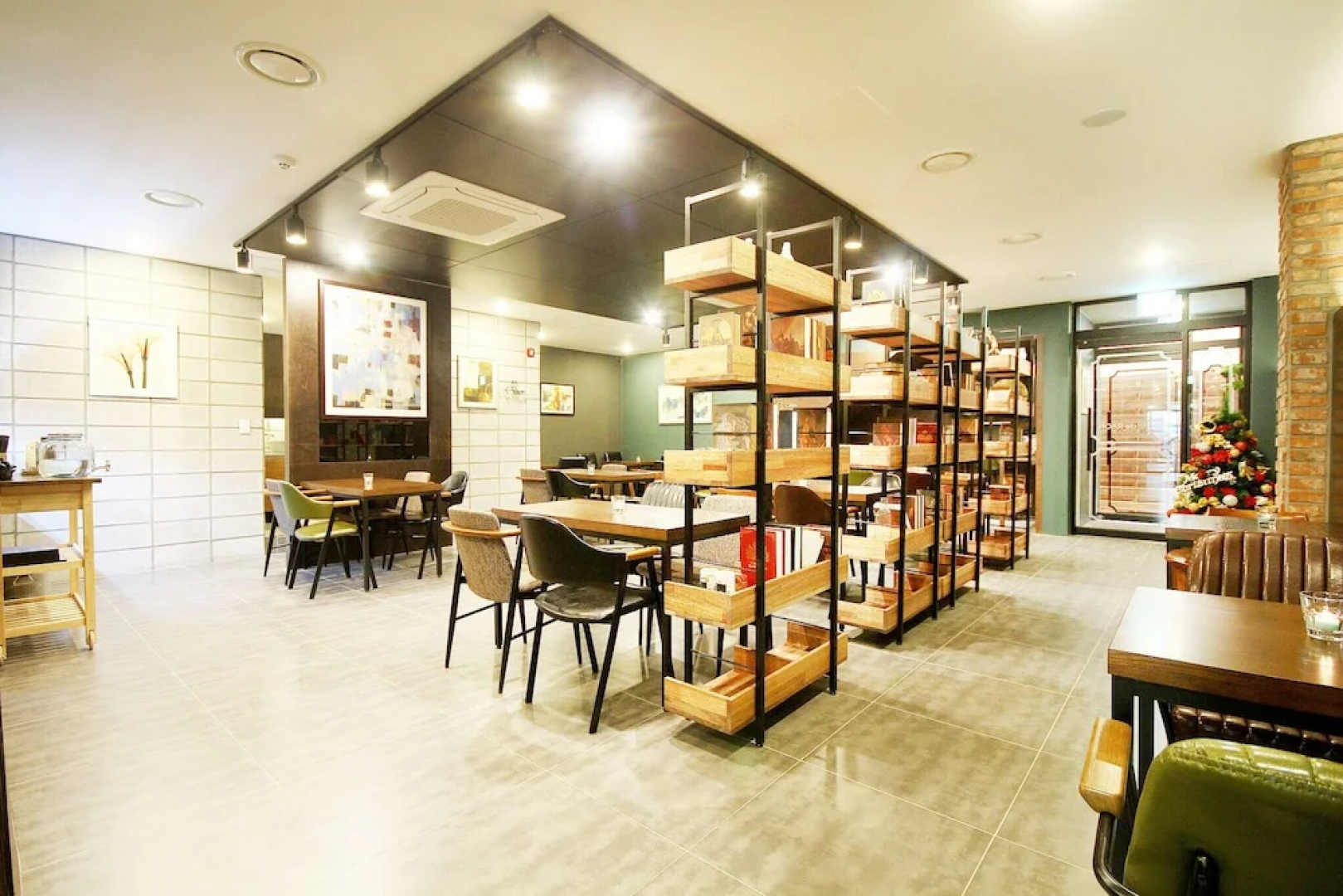 Hotel Raon