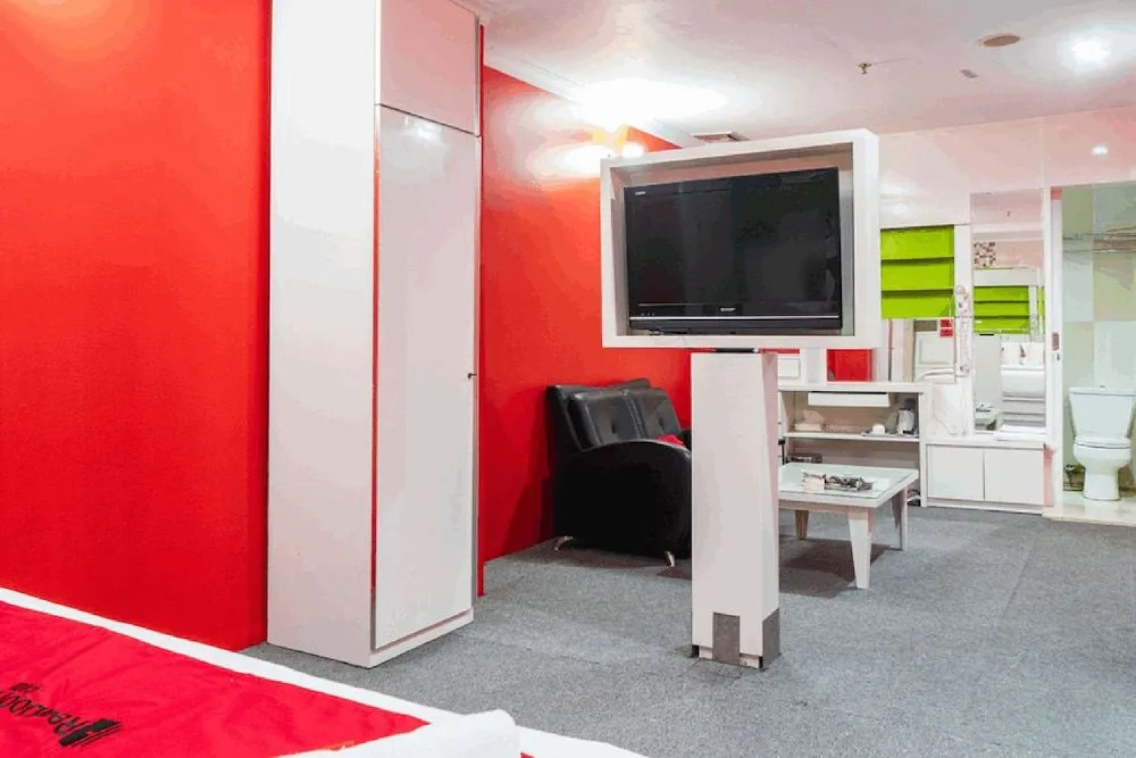 RedDoorz Plus near Chadstone Mall