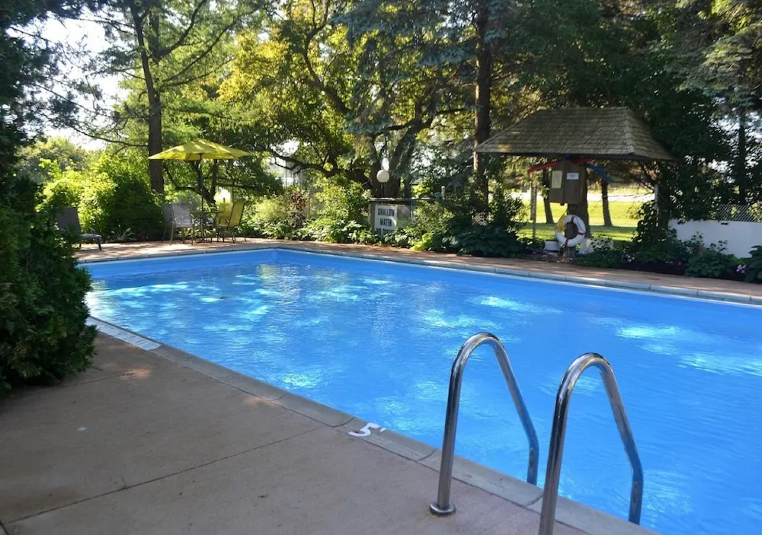 Stratford Suburban Motel