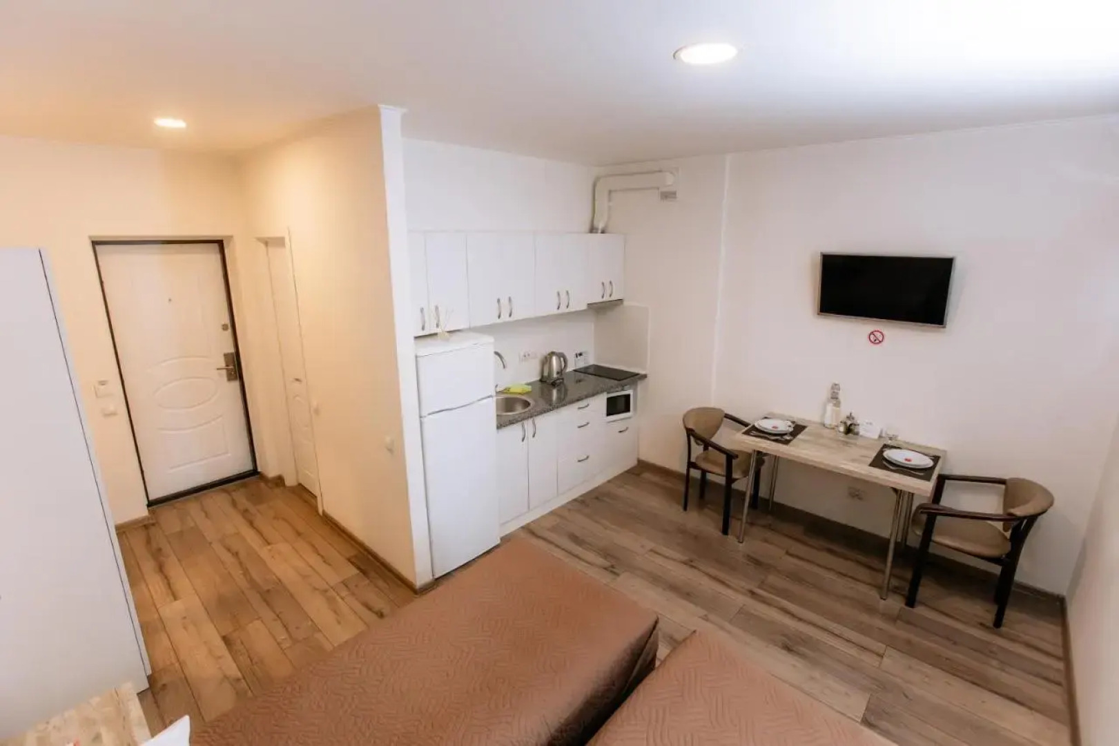 Stone City Apartment in Park Zone