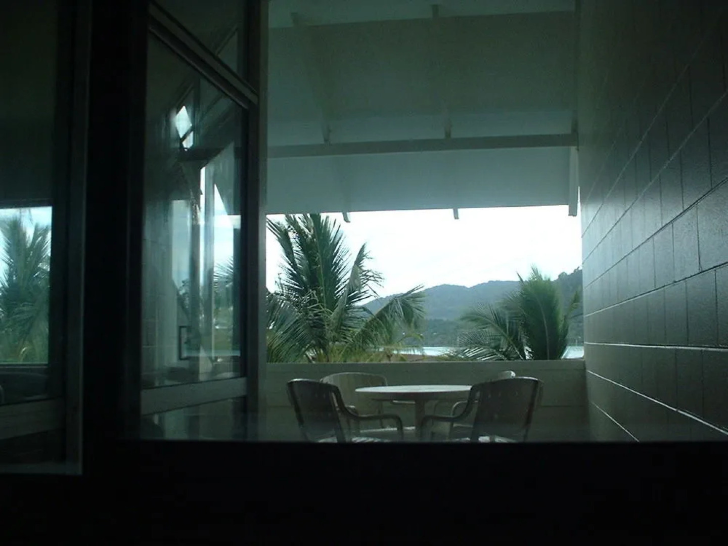 Airlie Seaview Apartments