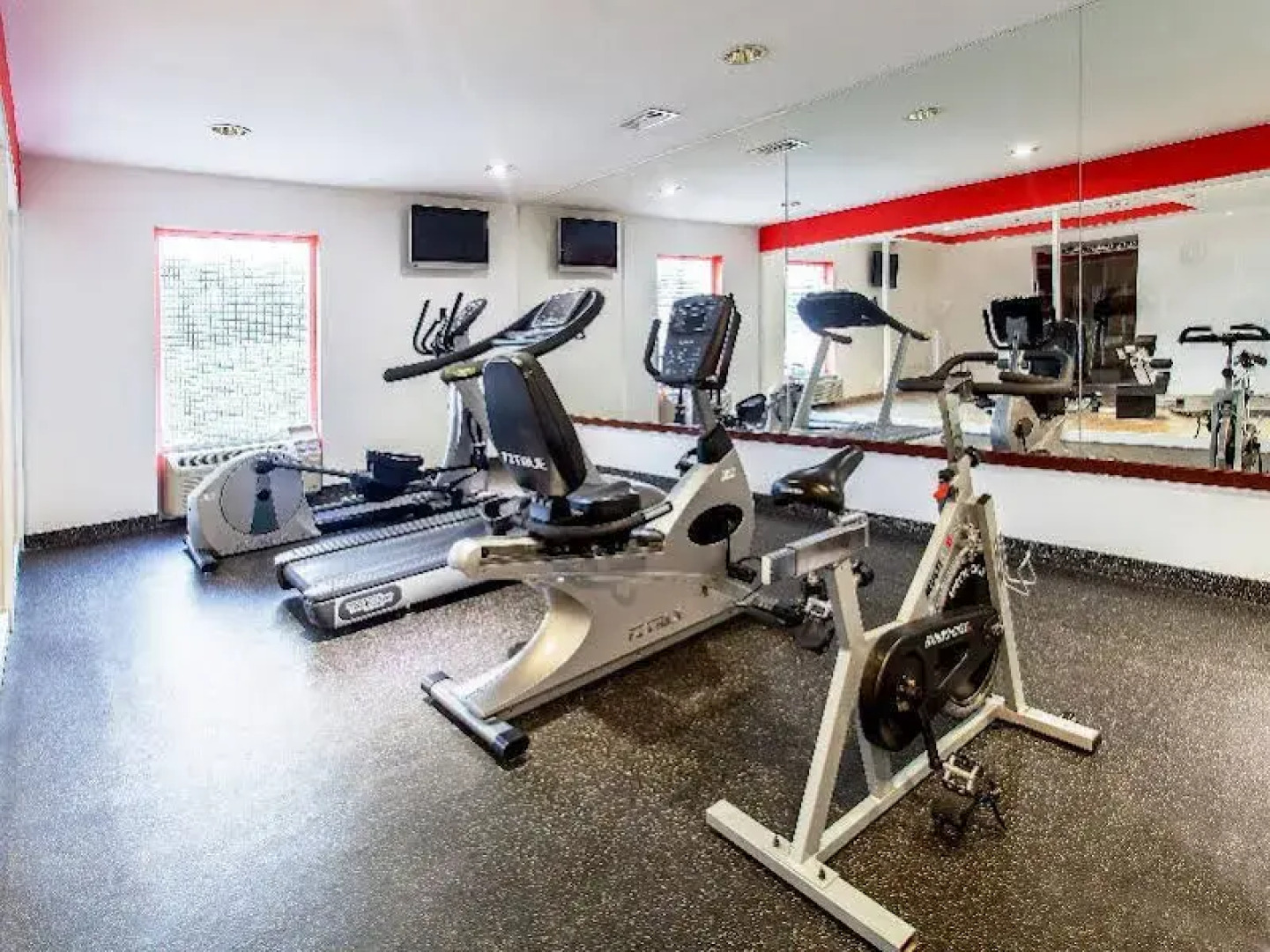 Hotel NH Lázaro Cárdenas