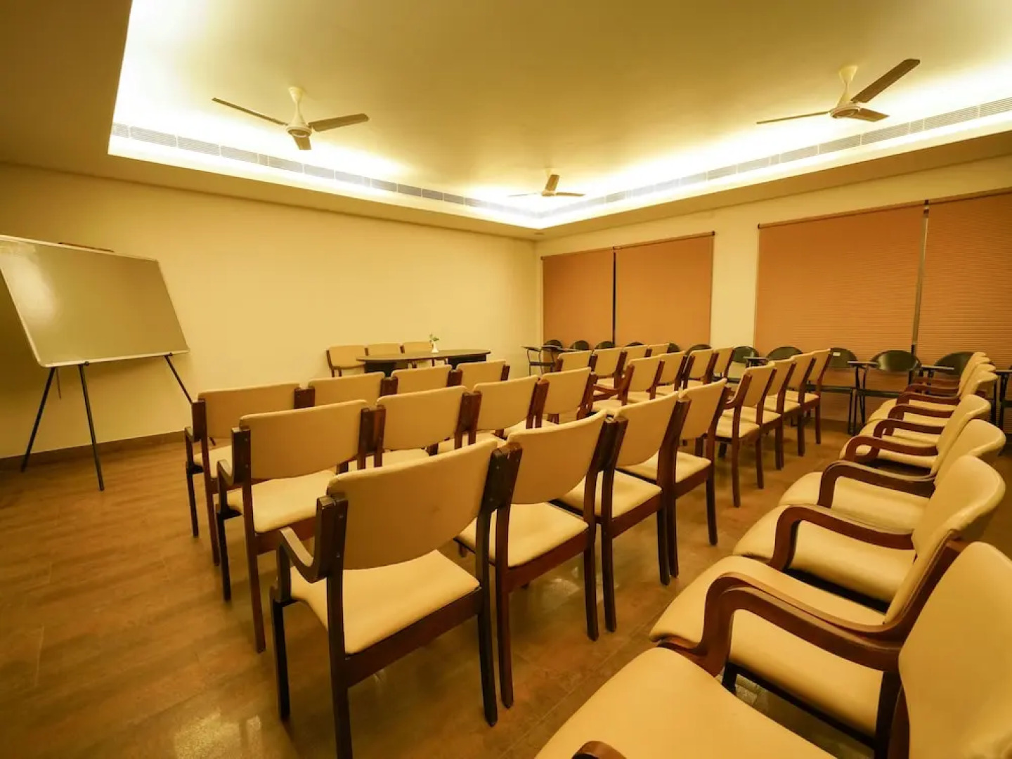 Mookkannoor Tourist Home by OYO Rooms