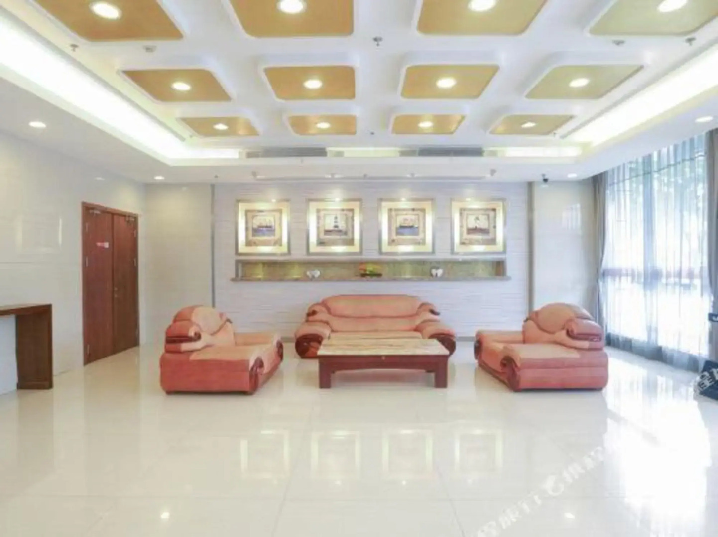 Lanwan Holiday Hotel