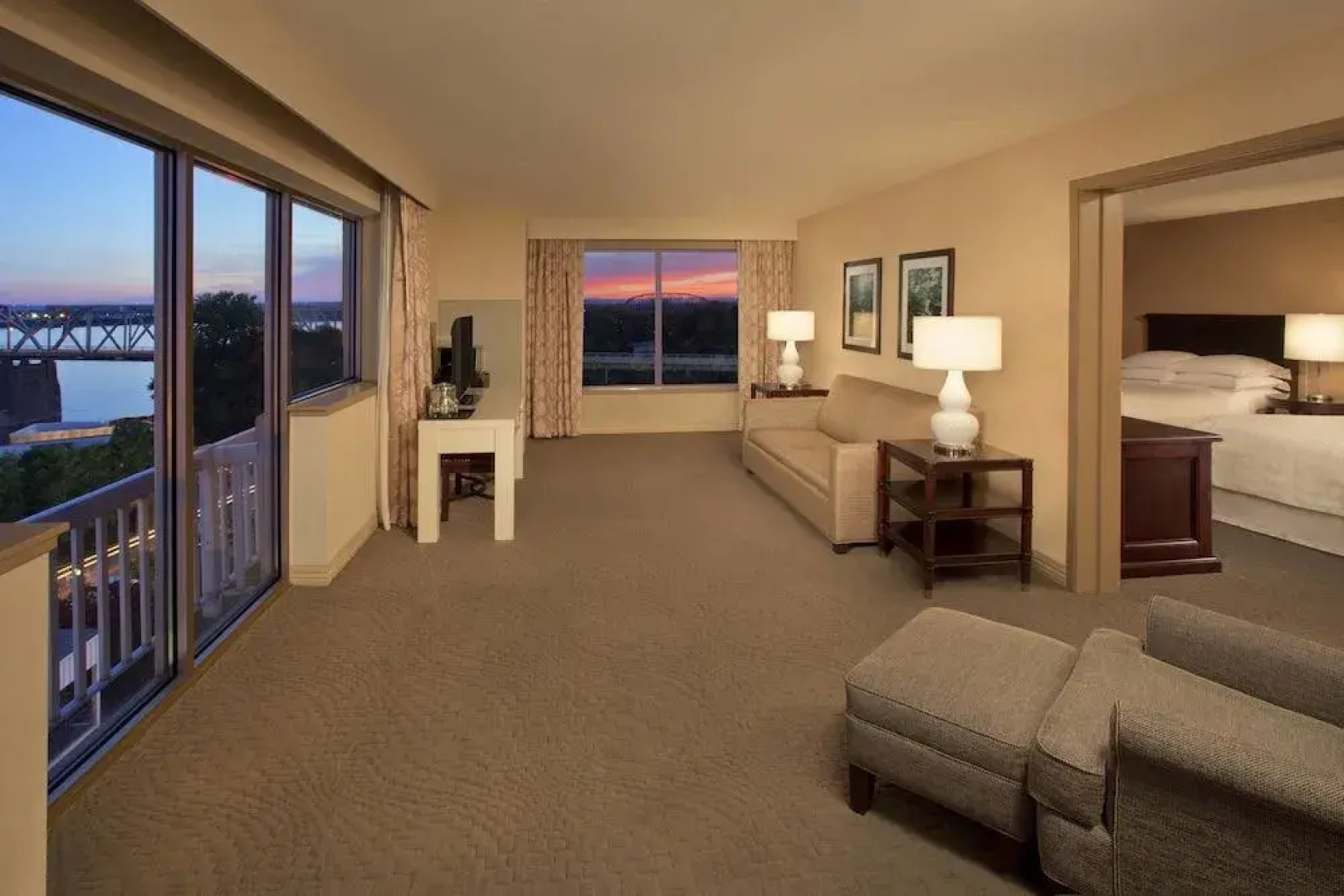 Sheraton Louisville Riverside Hotel