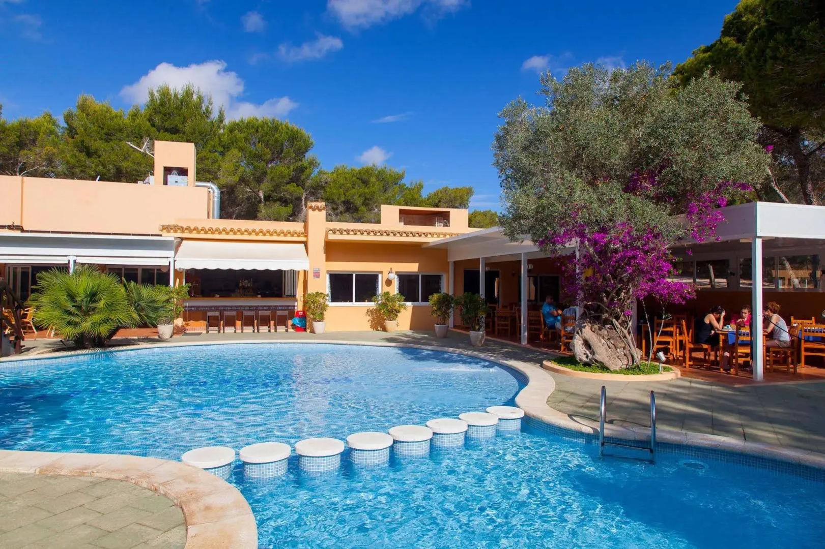 Ses Eufabietes Apartments & Restaurant