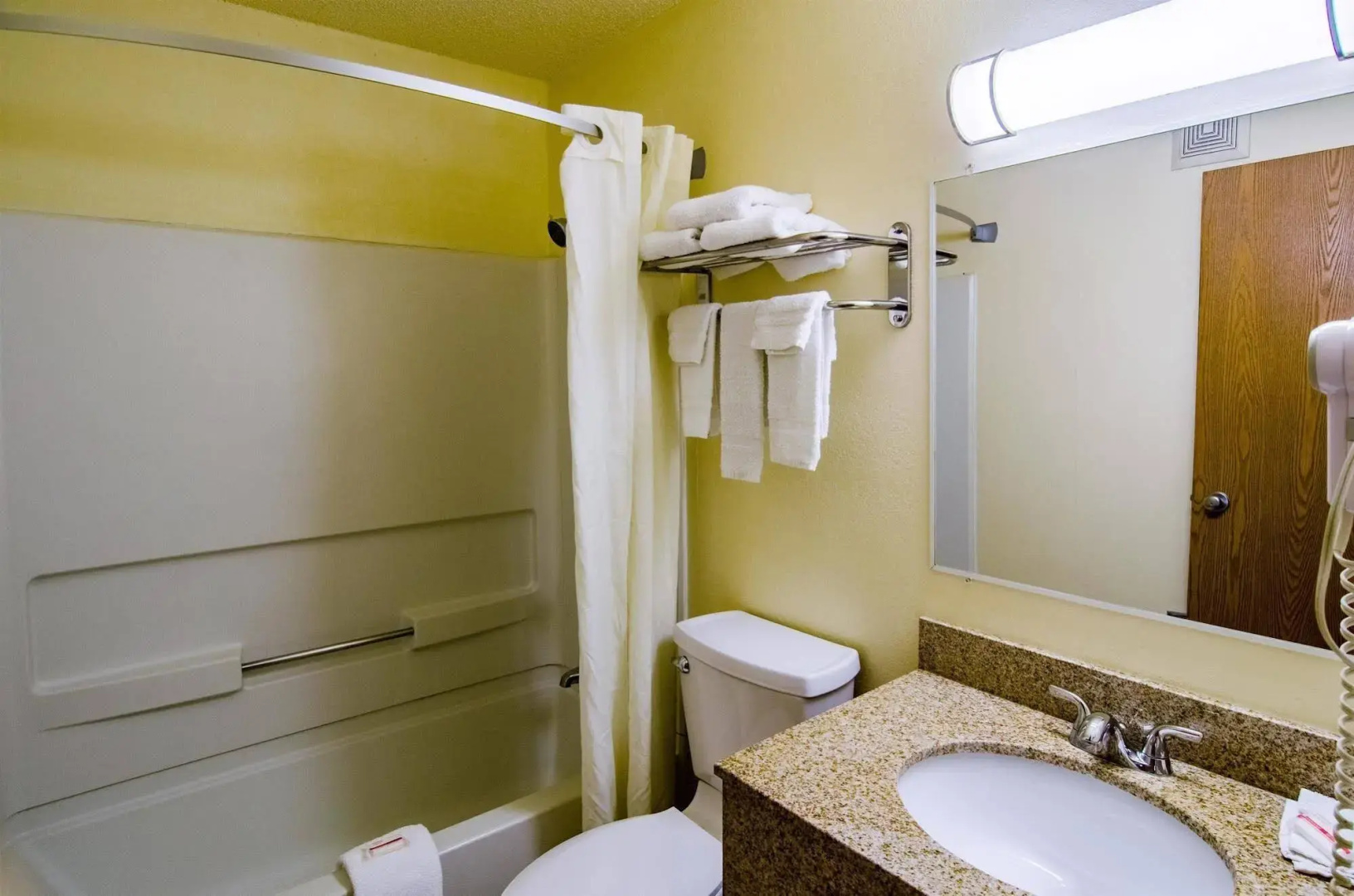 Motel 6 Montoursville, PA - Williamsport