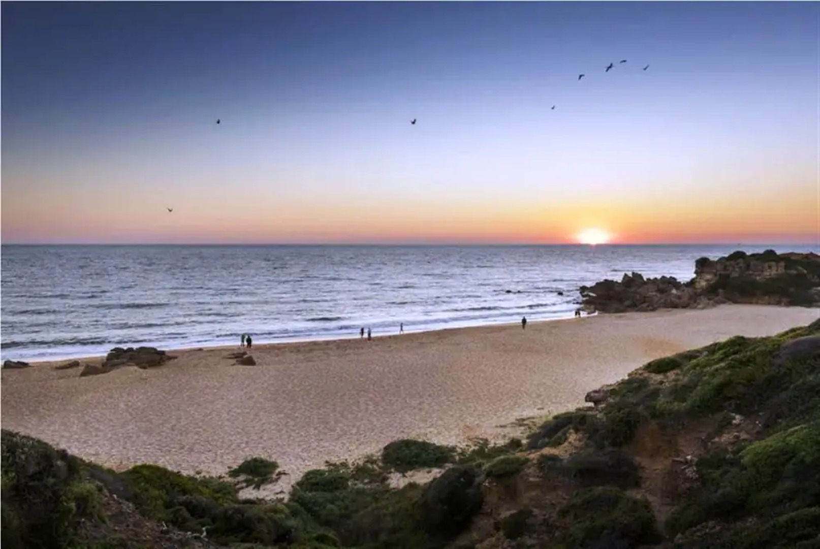 Lofts a pie de playa con piscina comunitaria