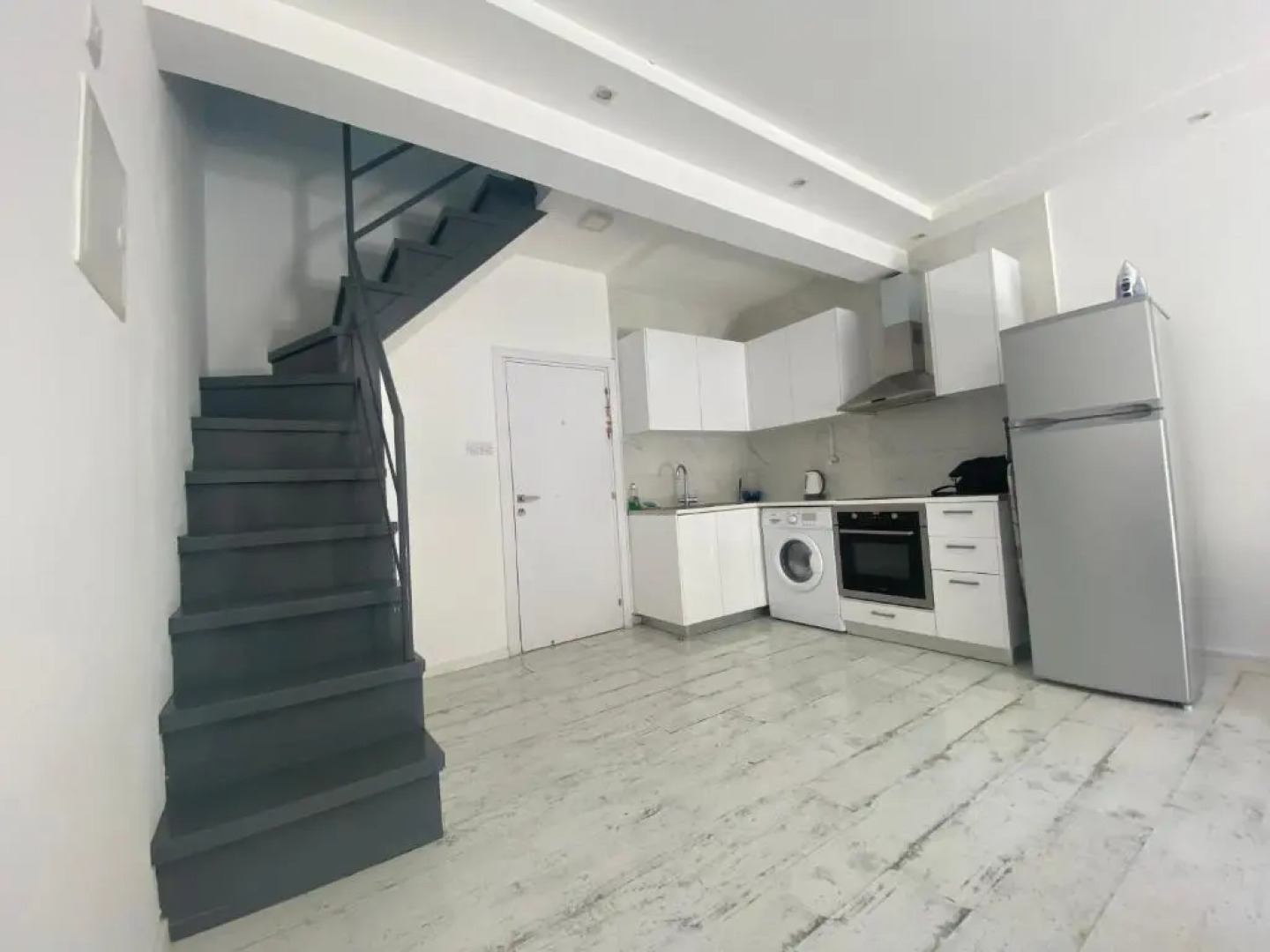 Renovated 1-bedroom duplex 100m by sea