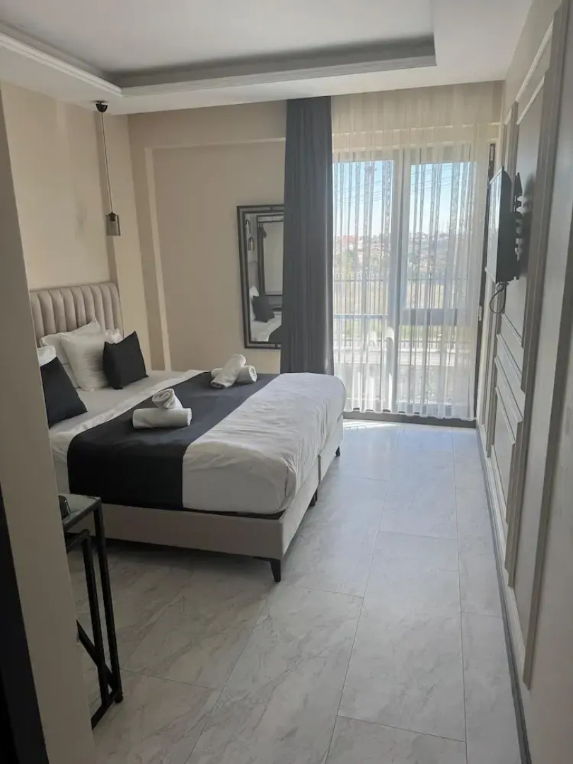 D Twins Airport Hotel