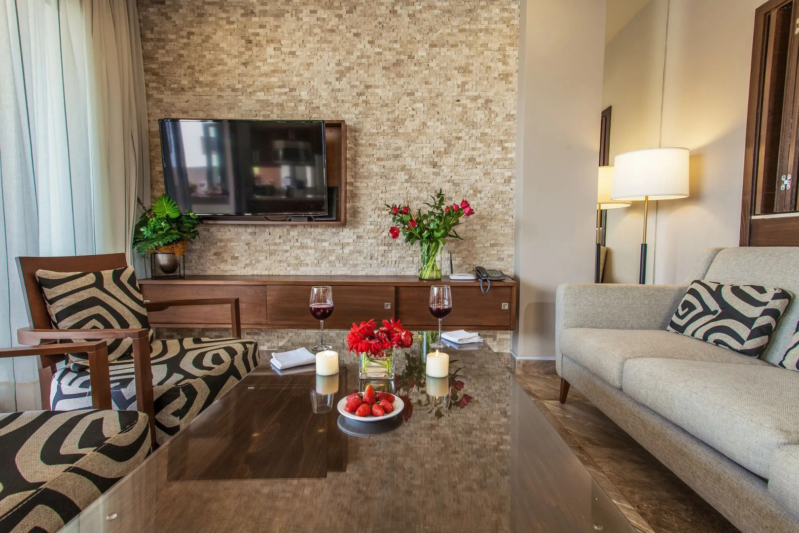 Pinnacle Resorts 220