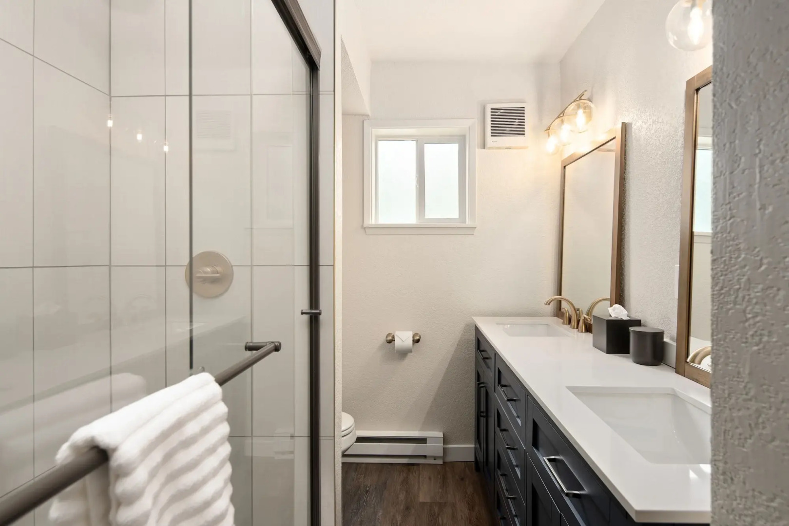 Hotel McCoy - Art, Coffee, Beer, Wine