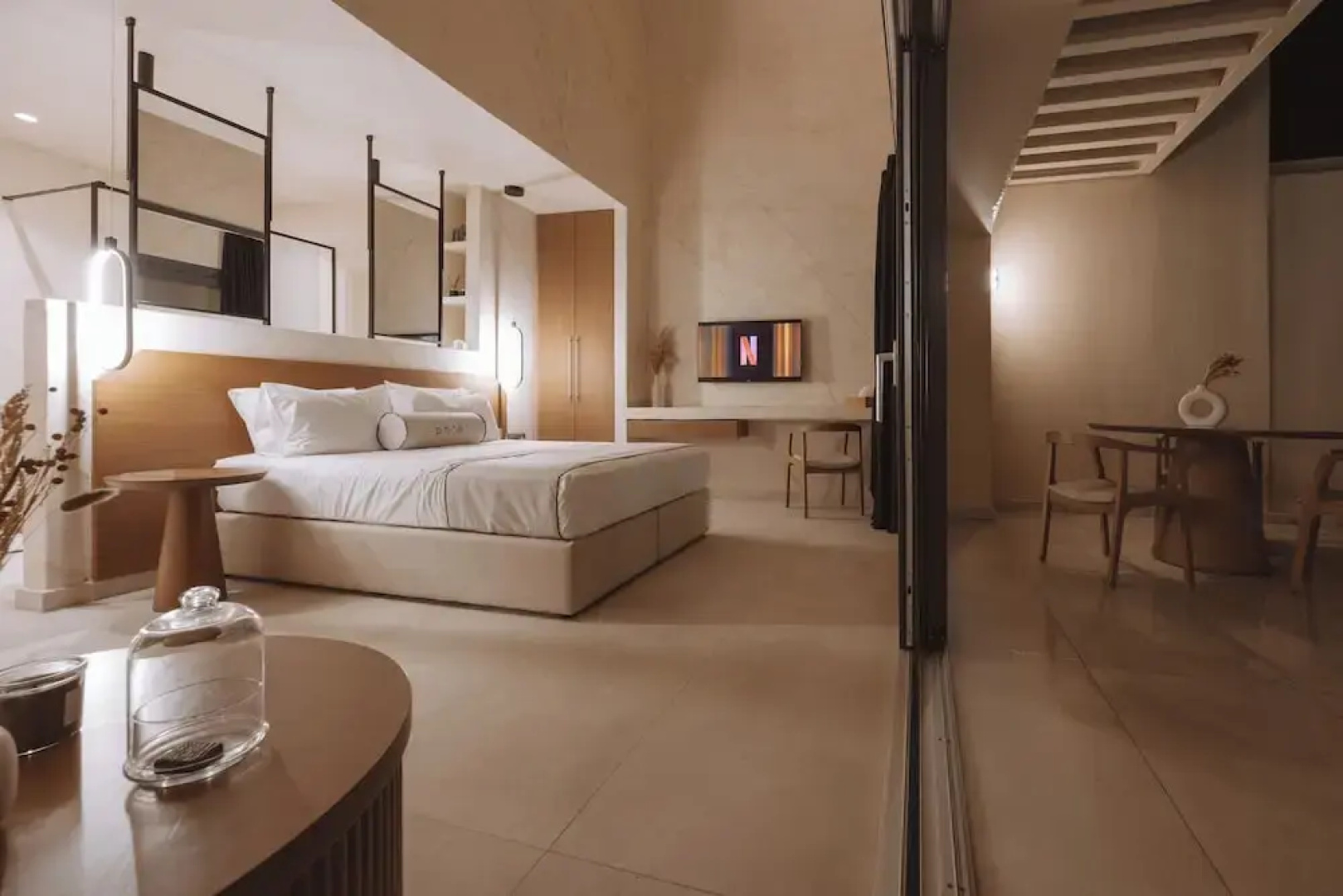 Pnoe Luxury Suites