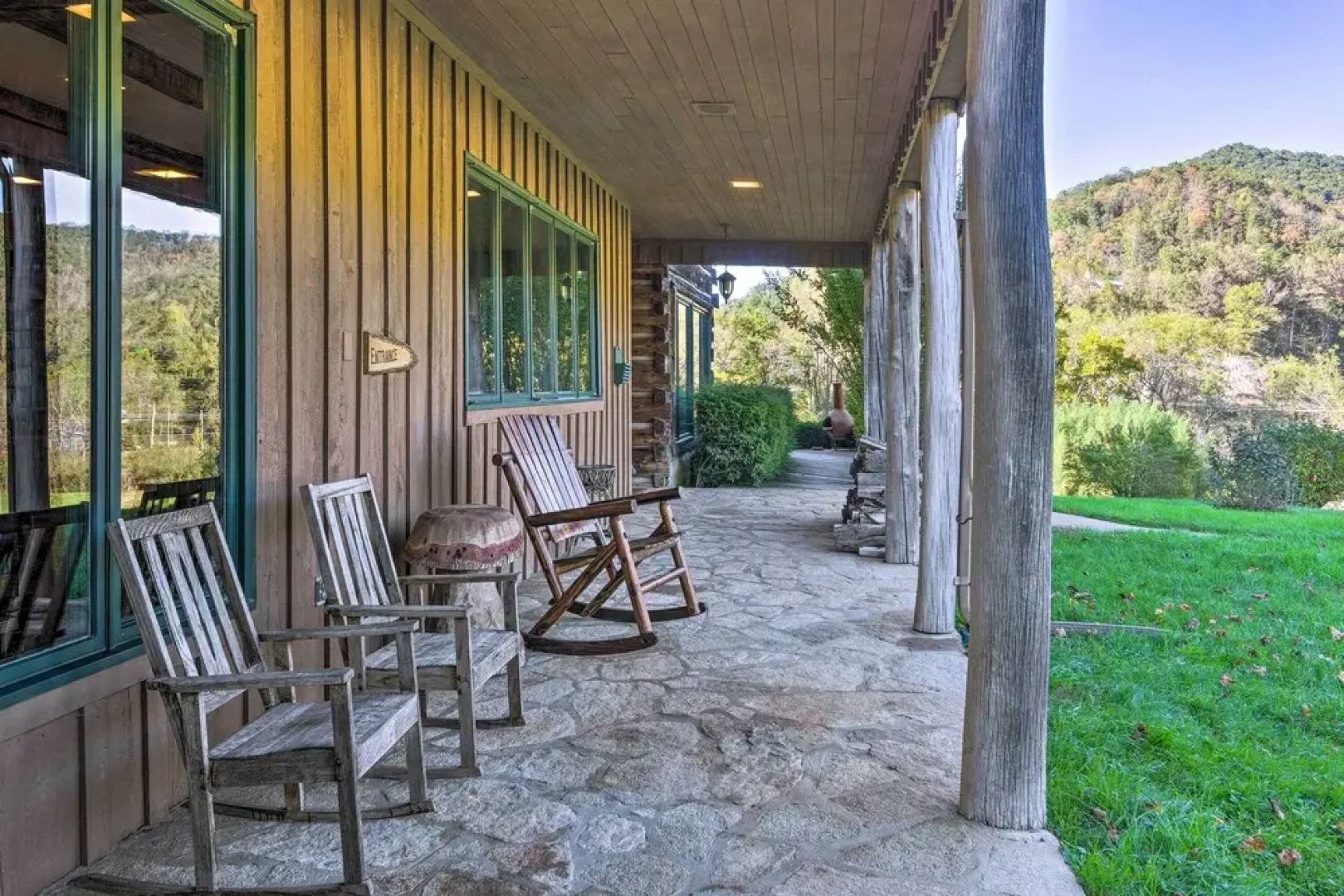 River Access + Mtn Views: Cullowhee Lodge!