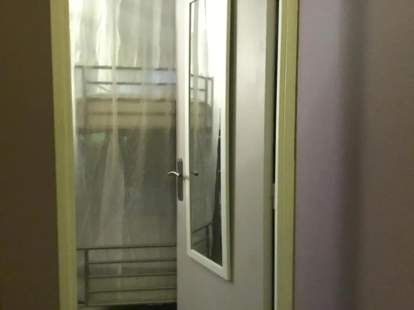 Just for sleep - Parisian Male dorm room - daily stay from 20h to 10h